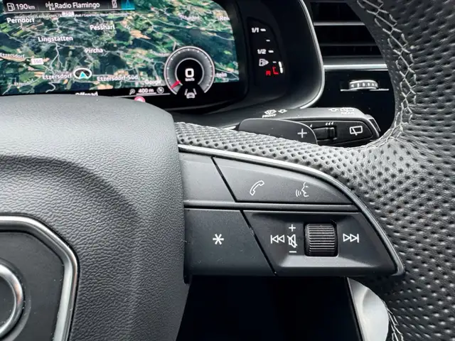 Audi Q8 50 TDI quattro *LUFT,GLASDACH,AHV S-LINE* Ansicht 23