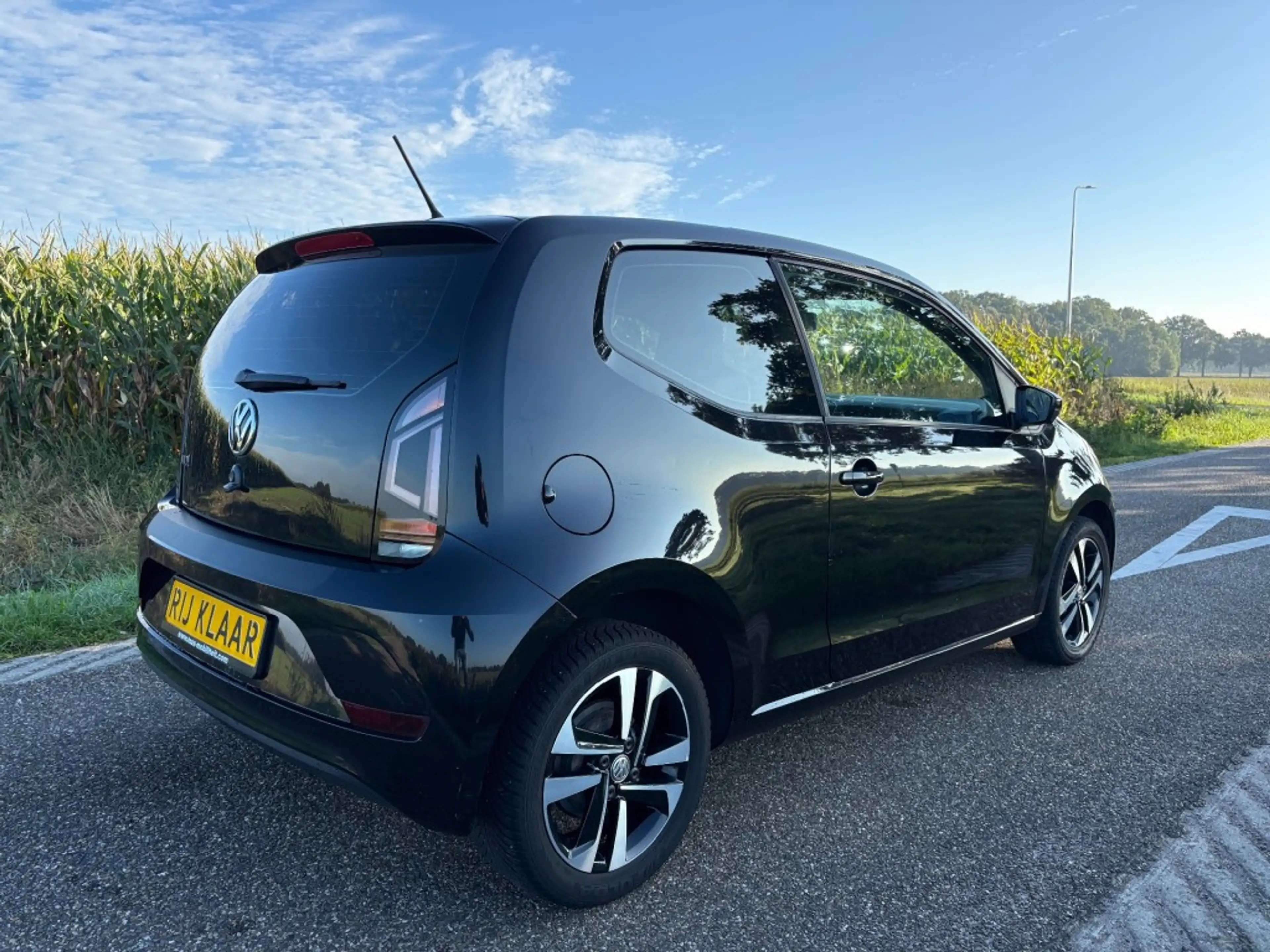 Volkswagen up! 1.0 / MOVE UP! / AIRCO / 2 JAAR APK / FACELIFT — photo 2