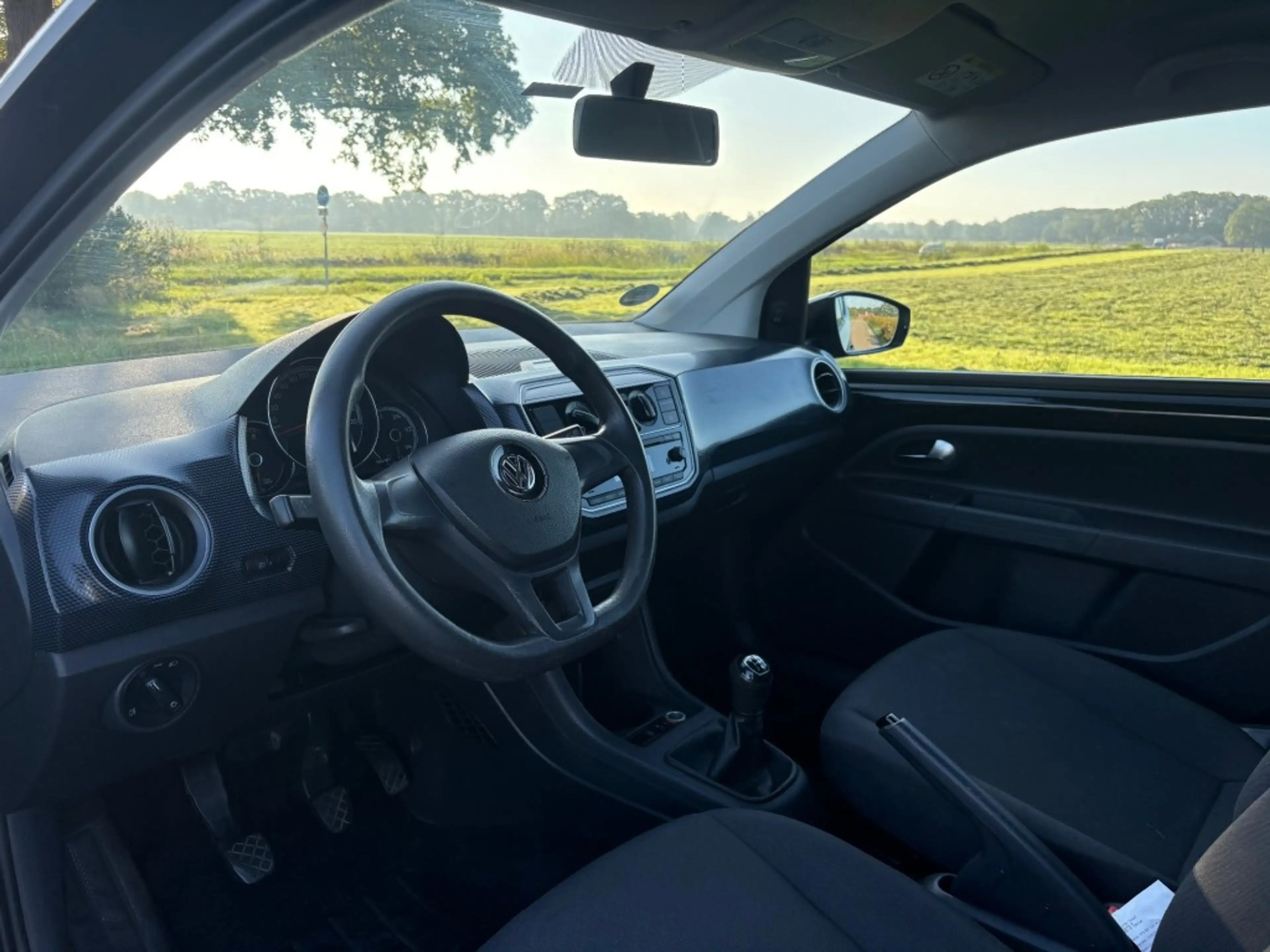 Volkswagen up! 1.0 / MOVE UP! / AIRCO / 2 JAAR APK / FACELIFT — photo 6