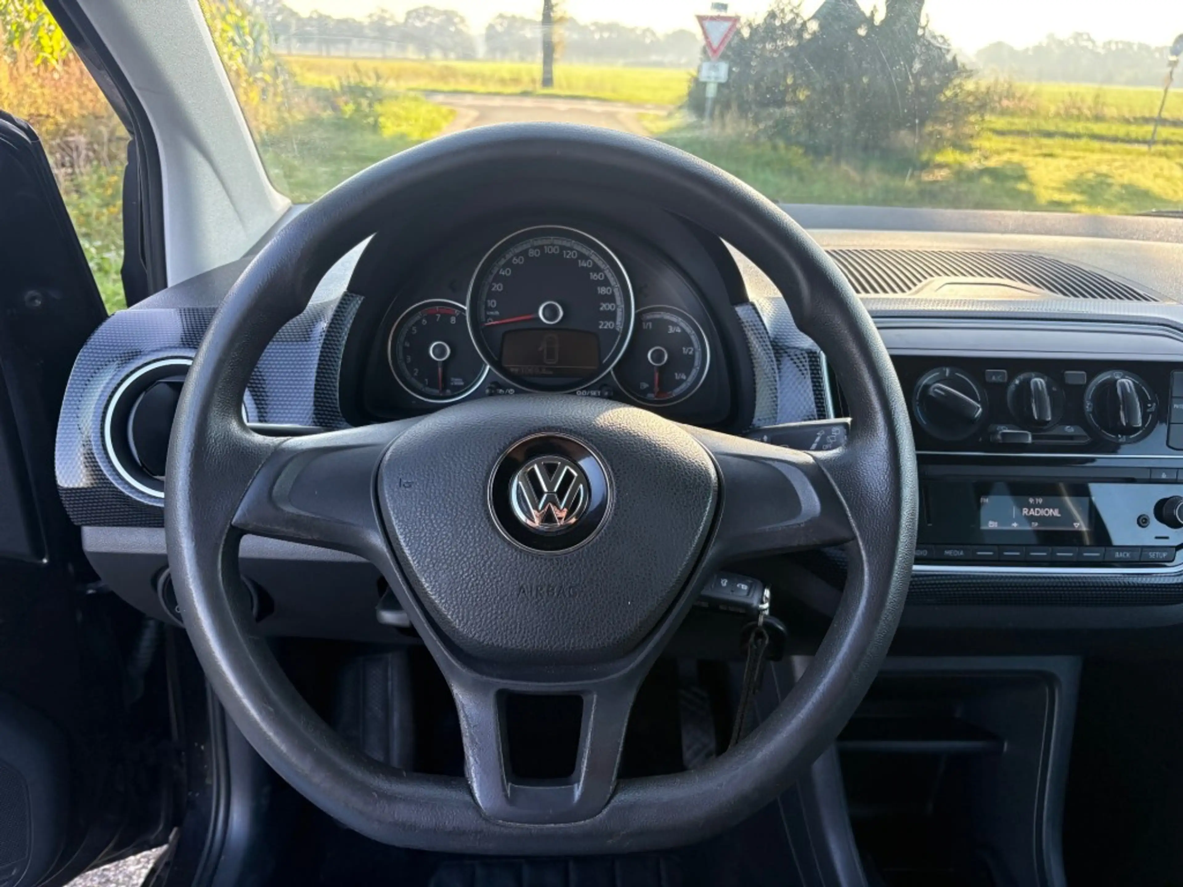 Volkswagen up! 1.0 / MOVE UP! / AIRCO / 2 JAAR APK / FACELIFT — photo 8
