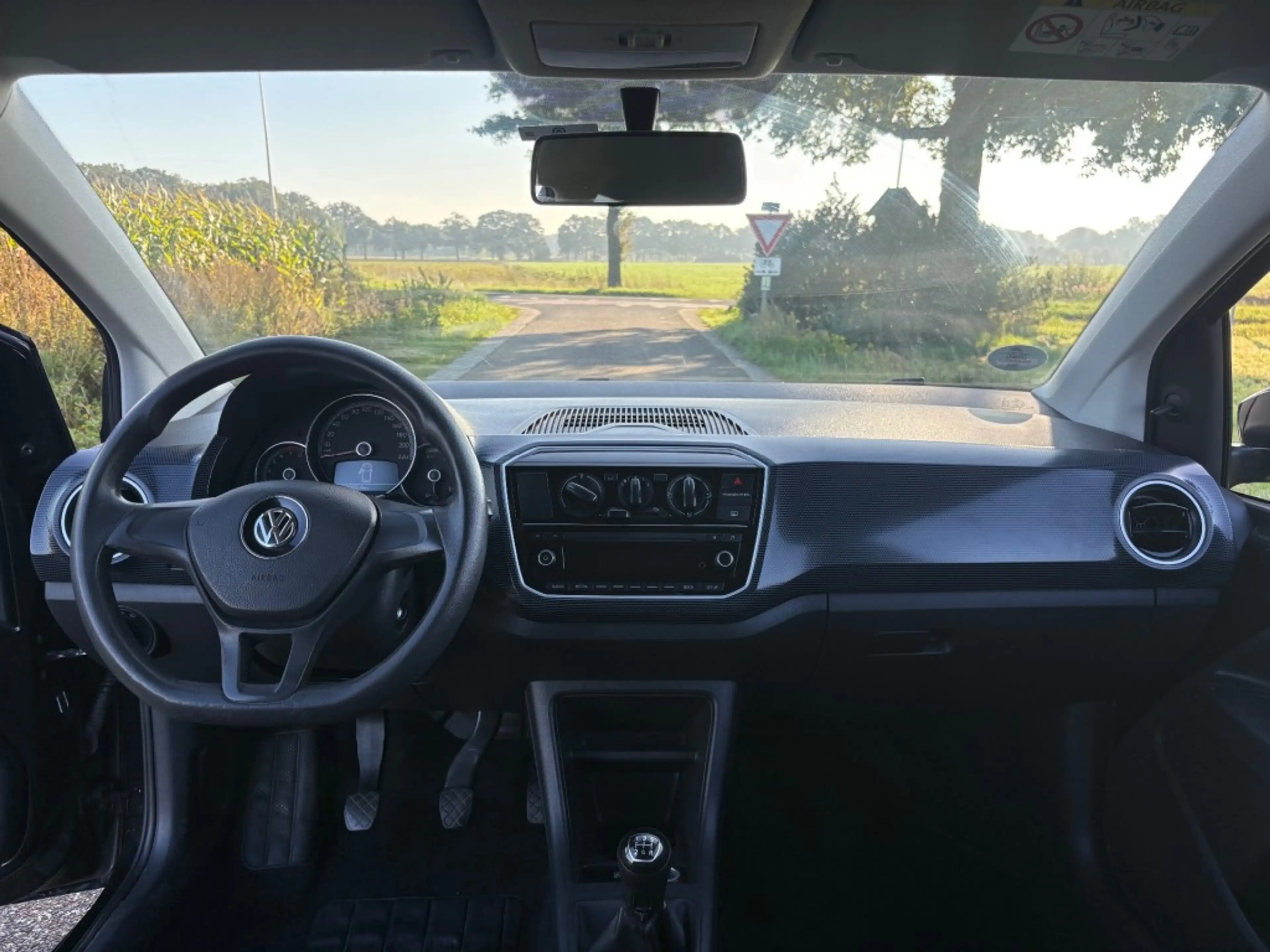 Volkswagen up! 1.0 / MOVE UP! / AIRCO / 2 JAAR APK / FACELIFT — photo 7