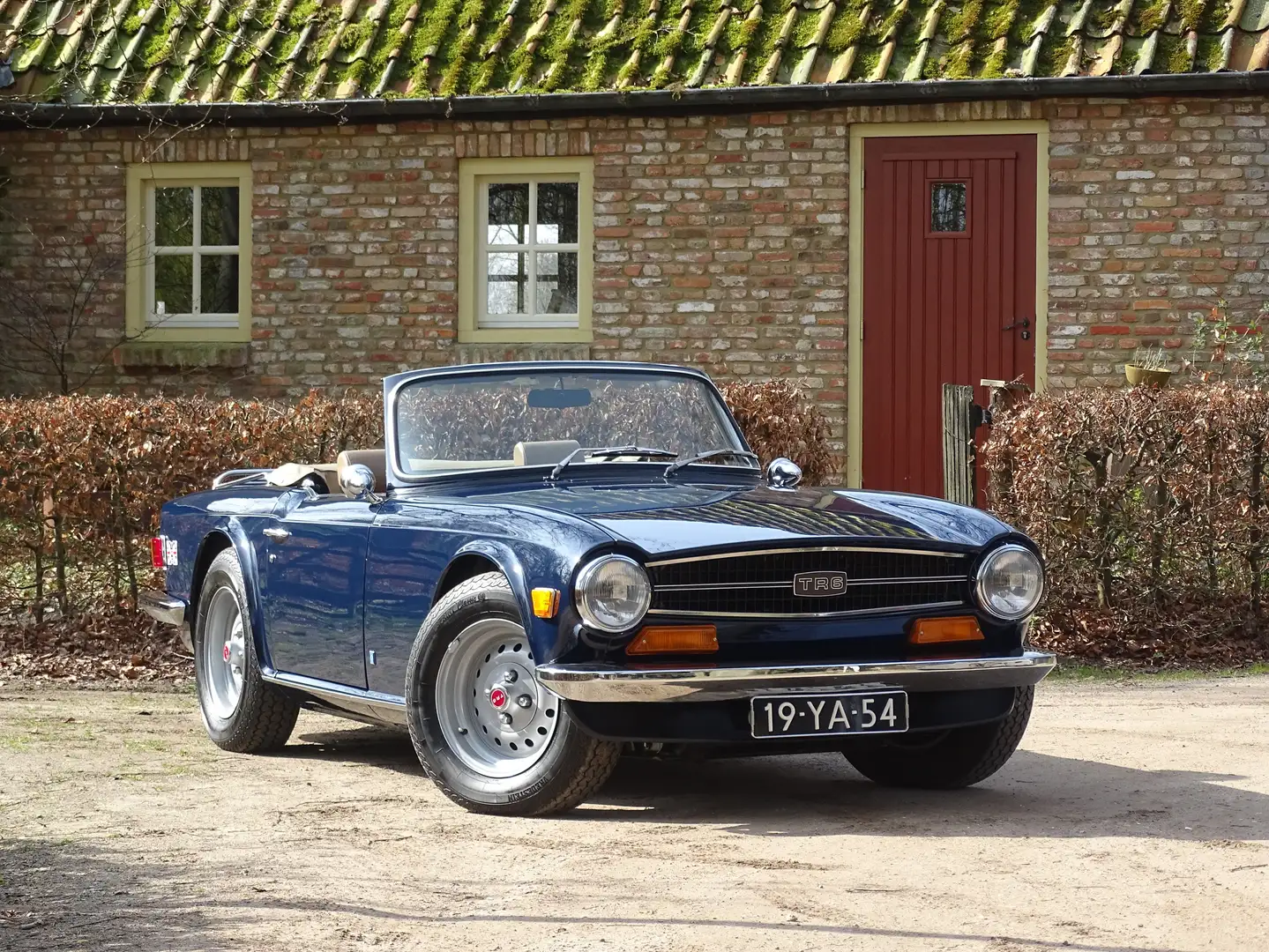 Triumph TR6 1974 | 2.5l 6-cilinder | Overdrive Blau - 1