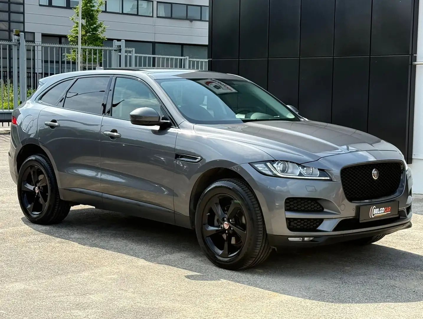 Jaguar F-Pace 2.0 DIESEL - FULL OPTIONS - CONTRÔLE TECHN OK Grijs - 1