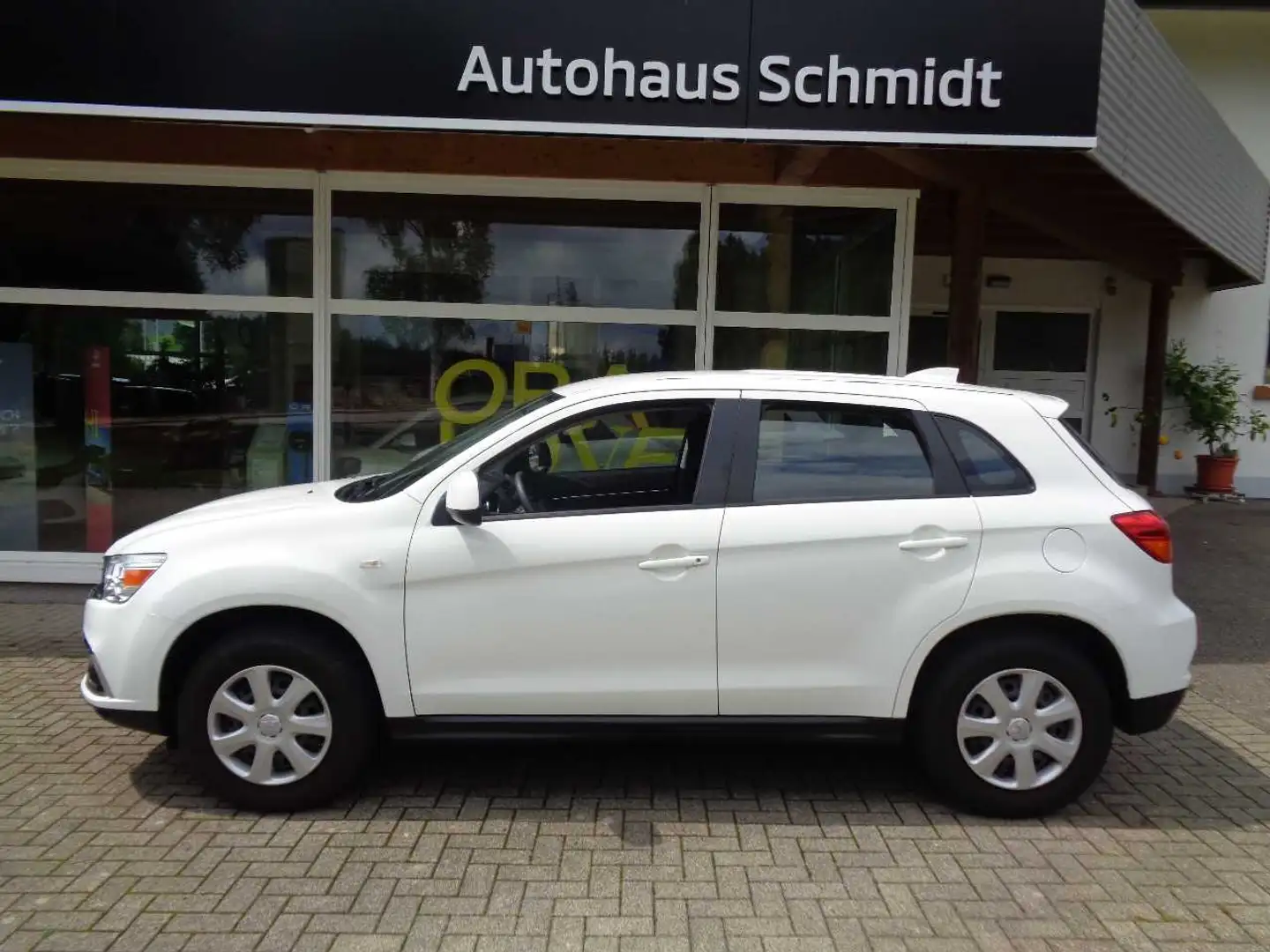 Mitsubishi ASX BASIS 1,6 l MIVEC ClearTec 2WD 5-Gang Weiß - 1