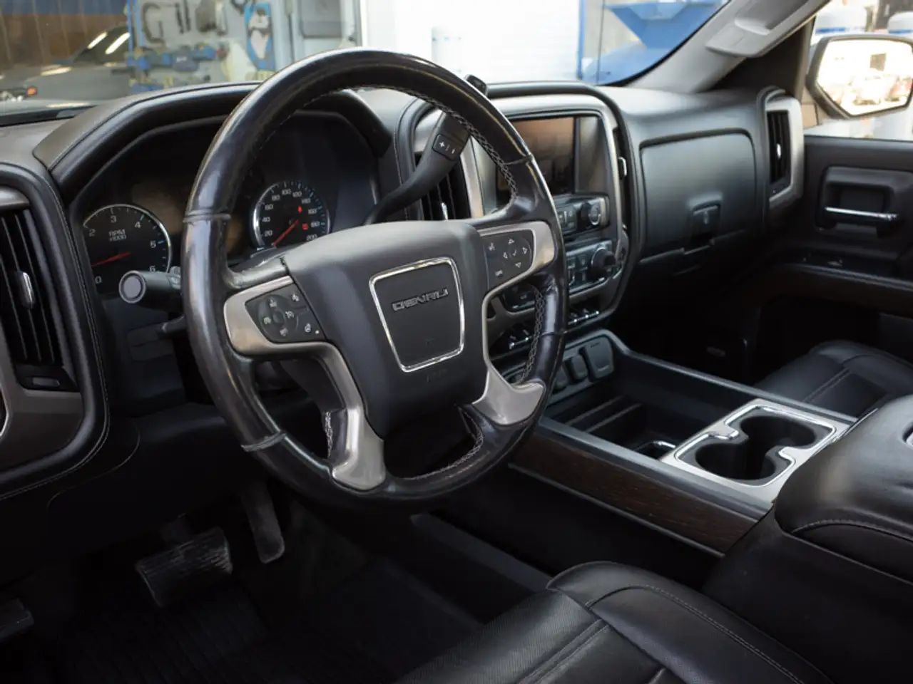 GMC Sierra 1500 снимка GMC Sierra 1500