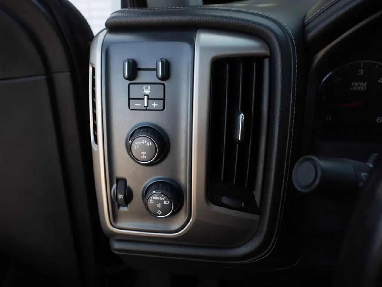 GMC Sierra 1500 снимка GMC Sierra 1500