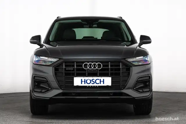 Audi Q5 view 2
