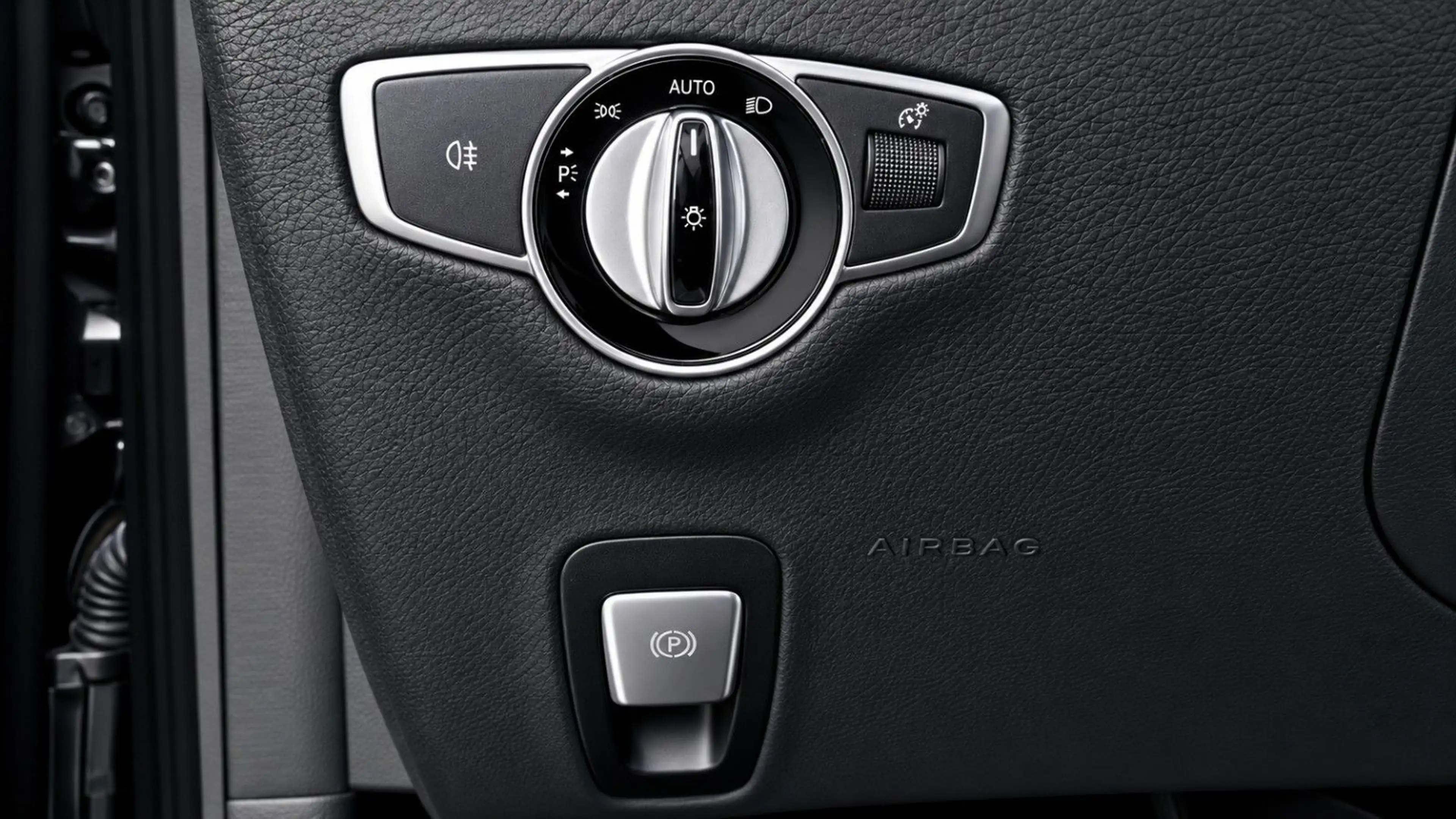 Mercedes-Benz CLS 400 d 4M AMG Distr. SHD RFK LED CarPlay — photo 12