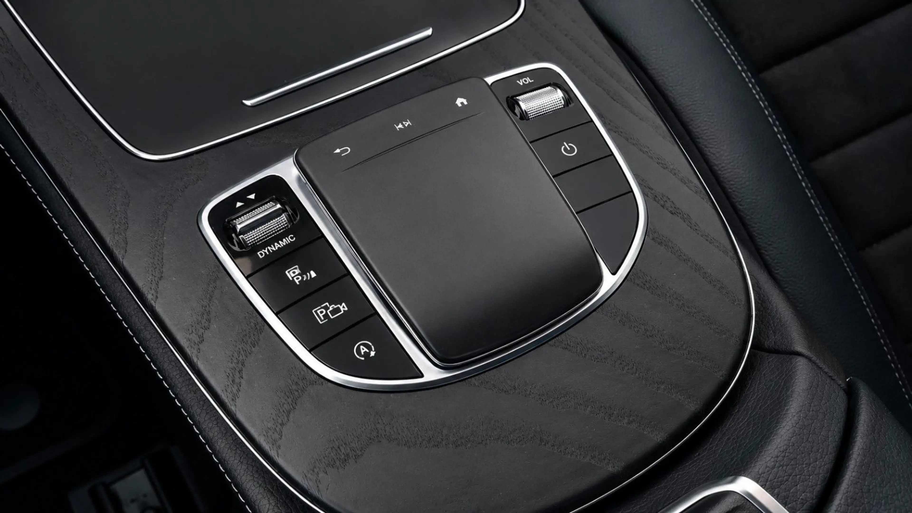 Mercedes-Benz CLS 400 d 4M AMG Distr. SHD RFK LED CarPlay — photo 19