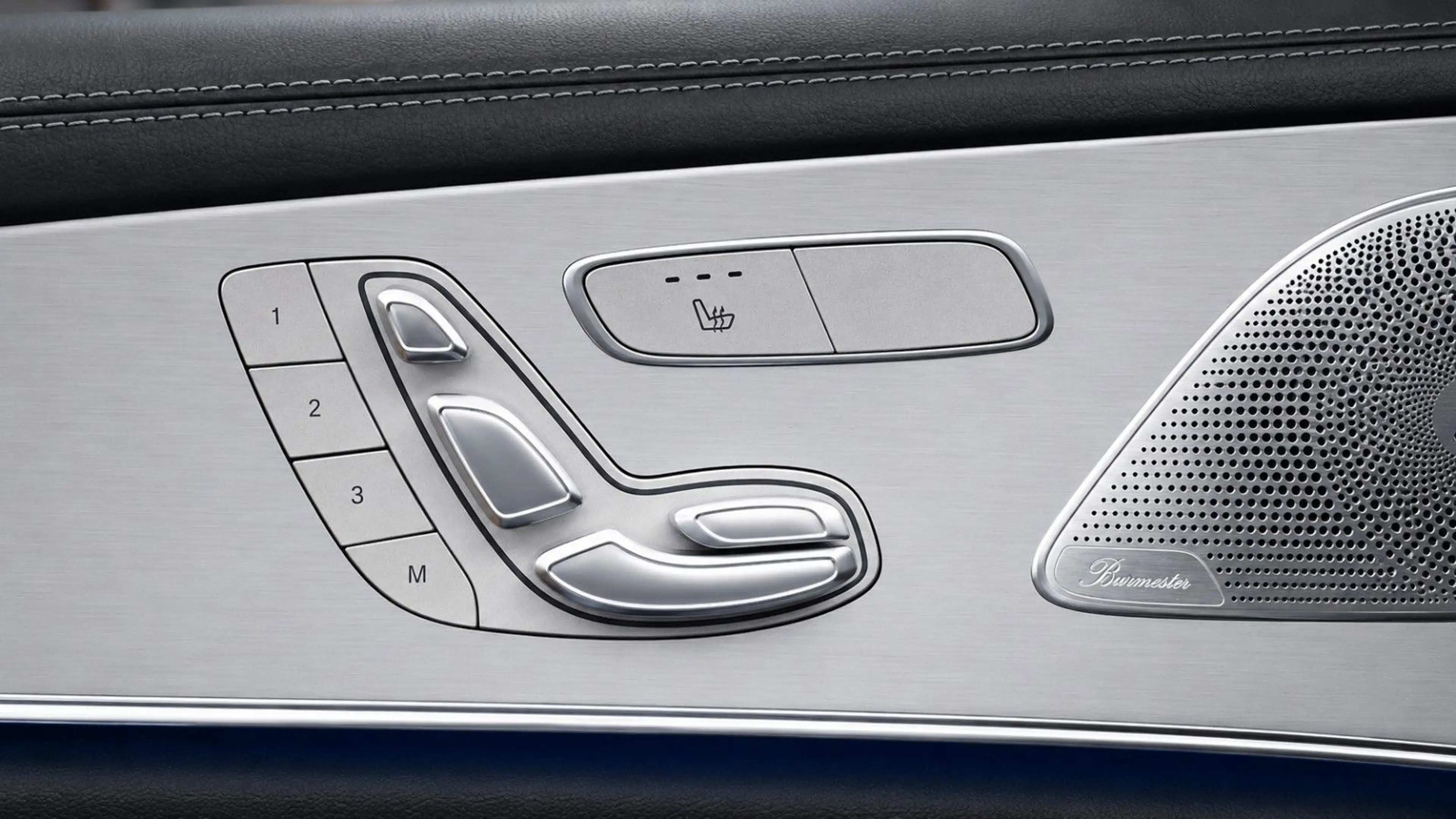 Mercedes-Benz CLS 400 d 4M AMG Distr. SHD RFK LED CarPlay — photo 15