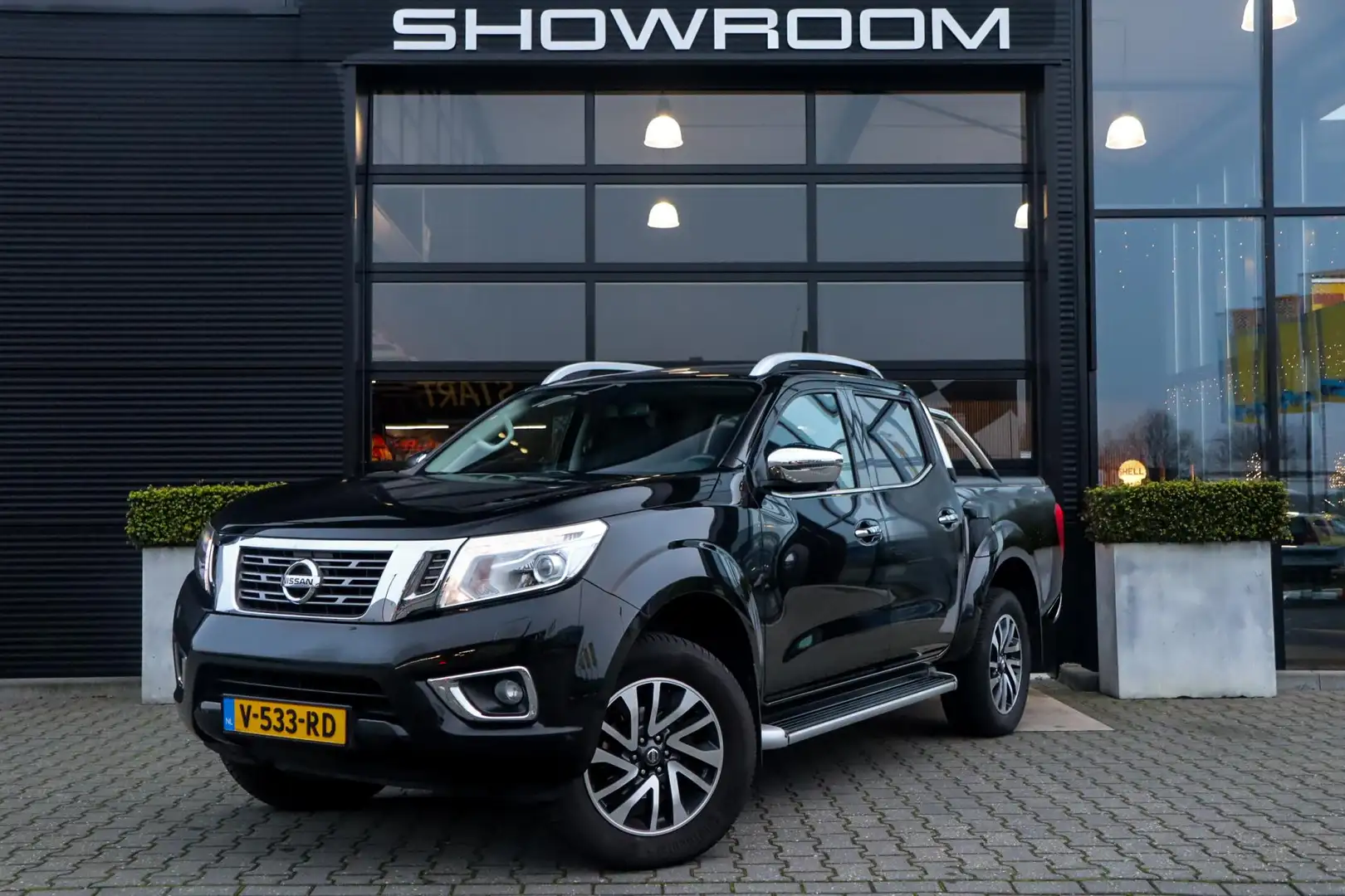 Nissan Navara 2.3 dCi Tekna Double Cab, 5-persoons, 1e eigenaar, - 2