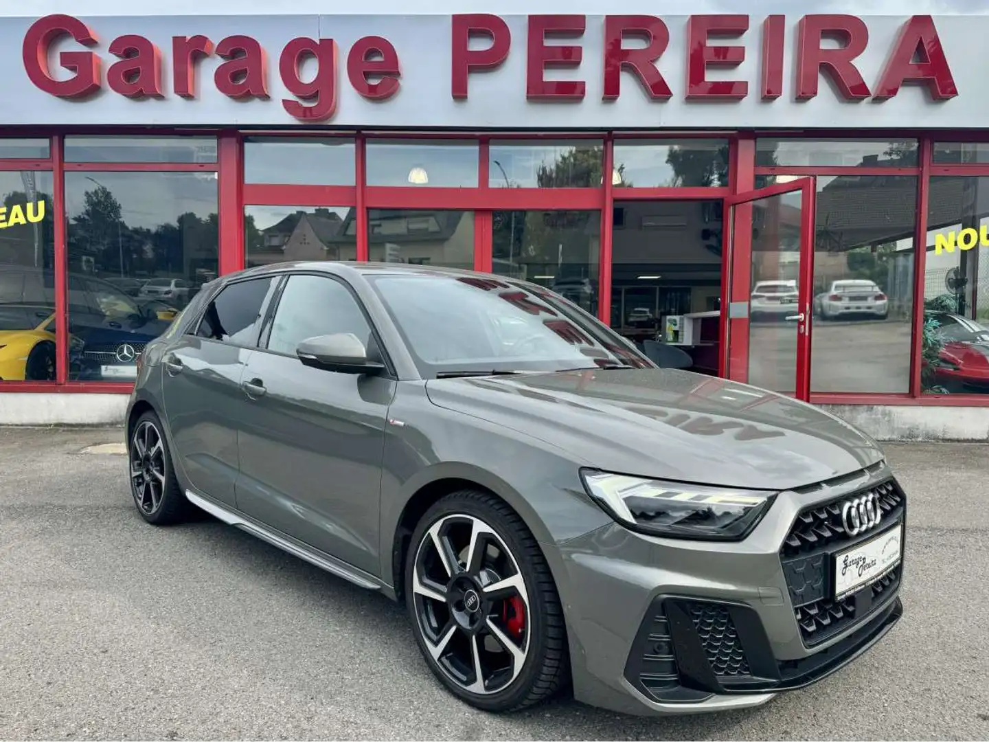 Audi A1 40 TFSI S-TRONIC SPORTBACK 3X S-LINE CUIR NAVI 1 H Gris - 1