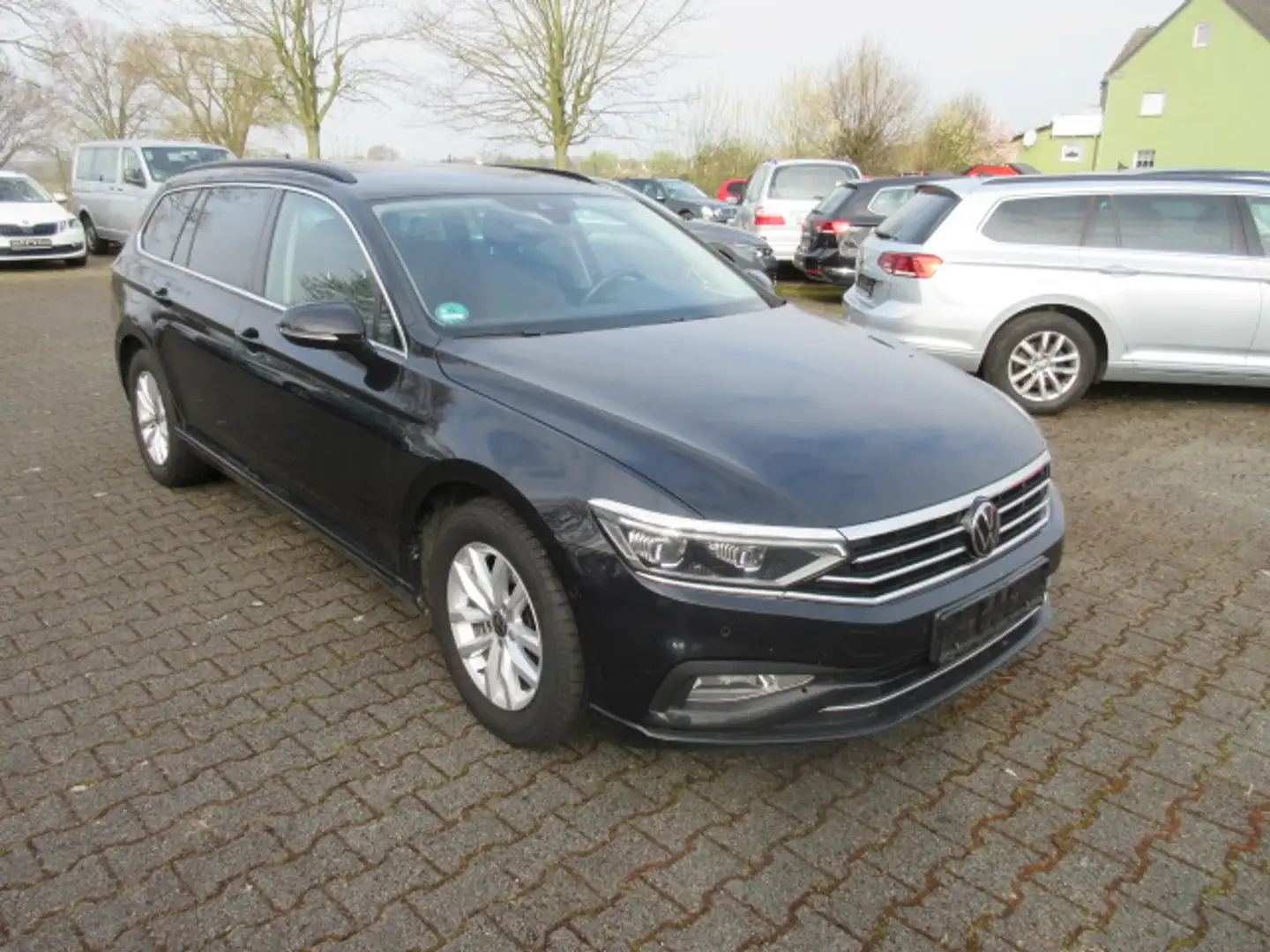Volkswagen Passat Variant Business 2.0 TDI DSG NAVI IQ LIGHT KAMERA ALU ASSI Schwarz - 1