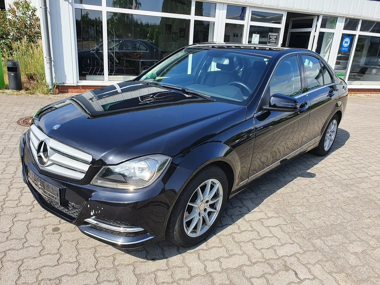 Mercedes-Benz C 180 (BlueEFFICIENCY) 7G-TRONIC Avantgarde Schwarz - 2