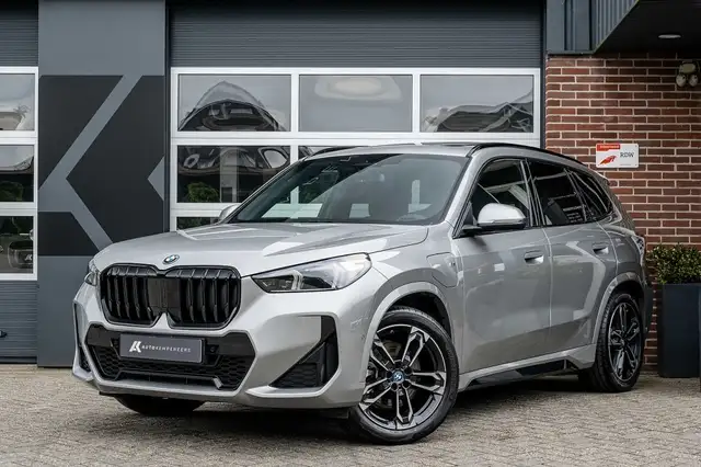 BMW X1 25e xDrive M Sport | Panorama | Shadow | ACC | Cam
