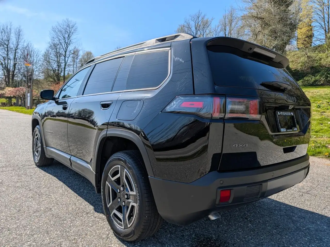 Jeep Cherokee снимка Jeep Cherokee
