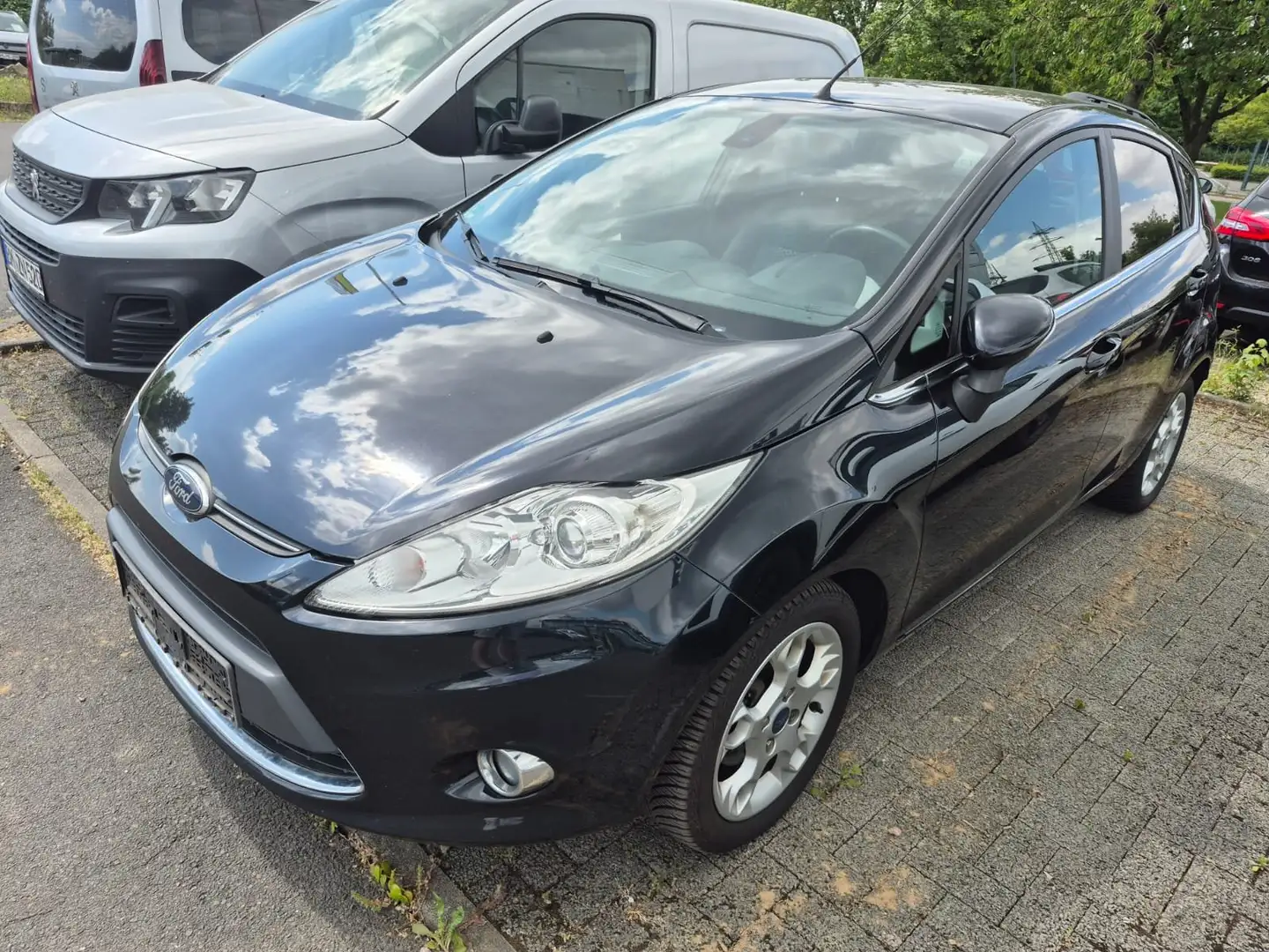 Ford Fiesta Titanium, 2. Hand, Topzustand Langstrecke Zwart - 1