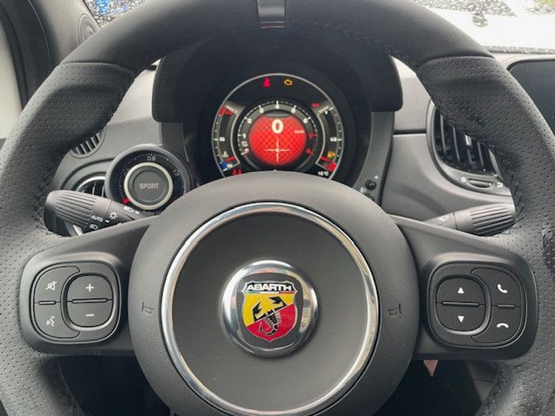 Abarth 500 595 Cabrio 1,4 T-Jet Competizione — photo 7