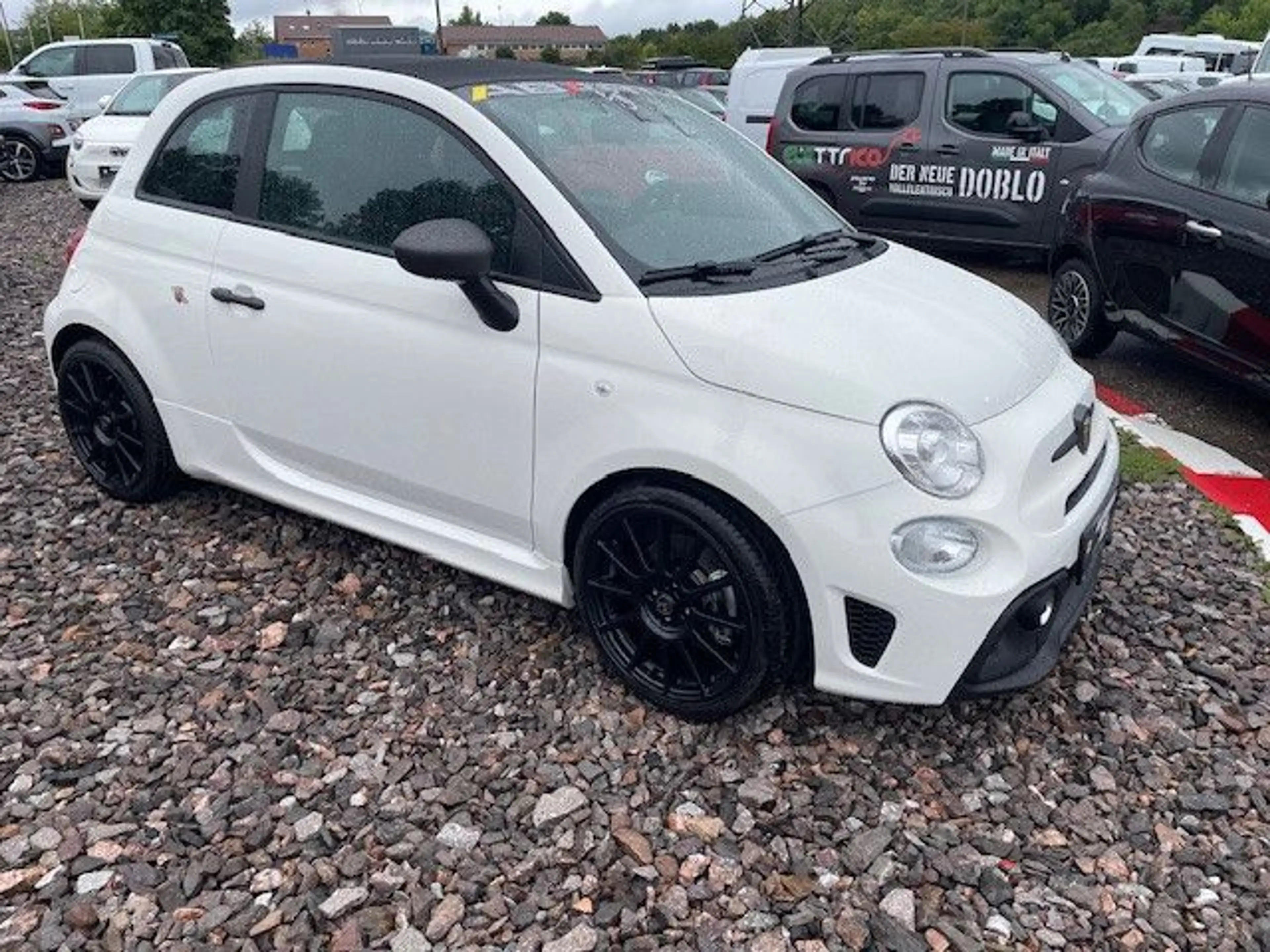 Abarth 500 595 Cabrio 1,4 T-Jet Competizione — photo 3