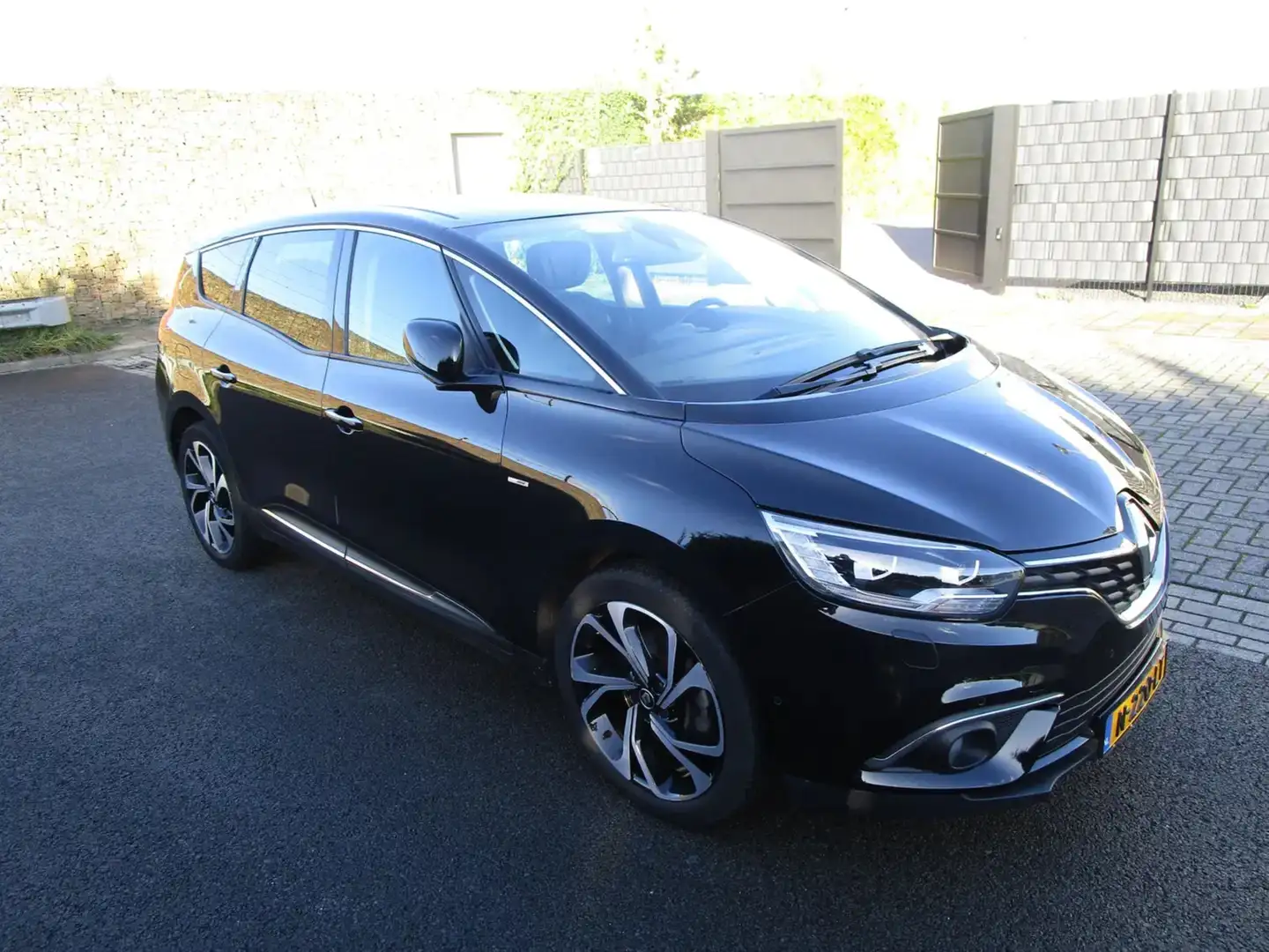 Renault Scenic Scenic 1.3 TCe Bose 7p. Zwart - 1