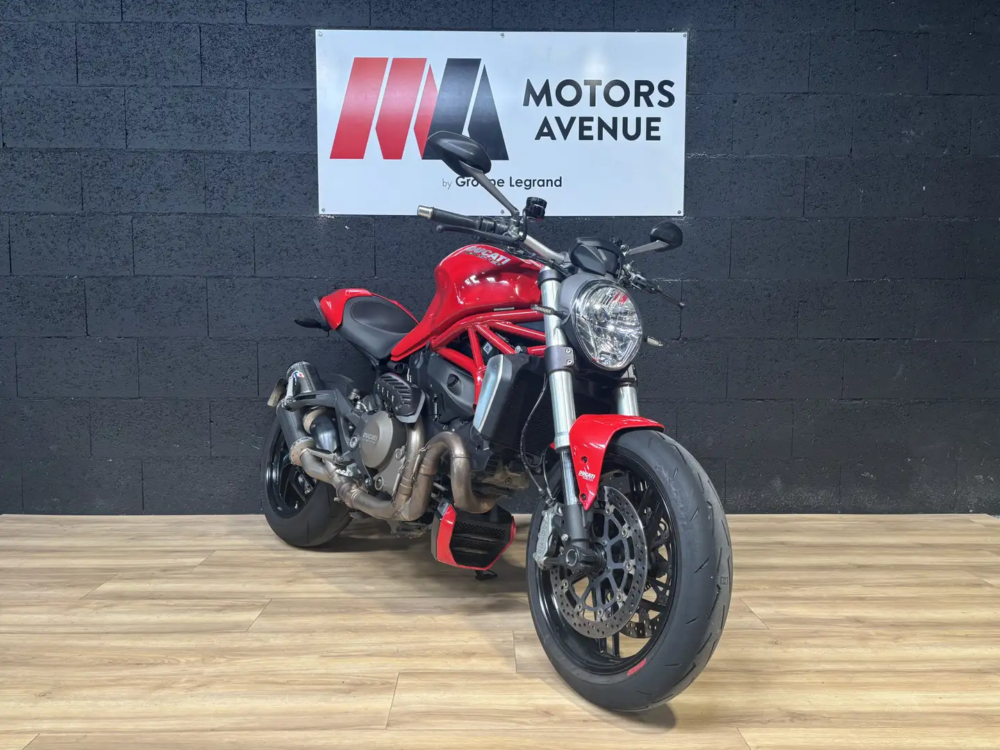 Ducati Monster 1200 - 1