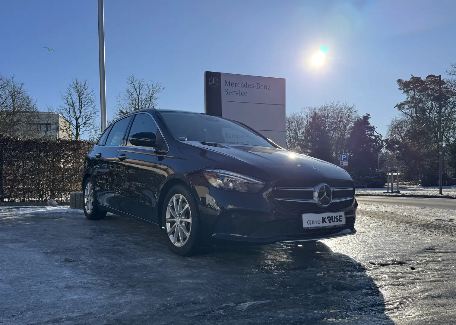 Mercedes-Benz B 220 Progressive Schwarz - 1
