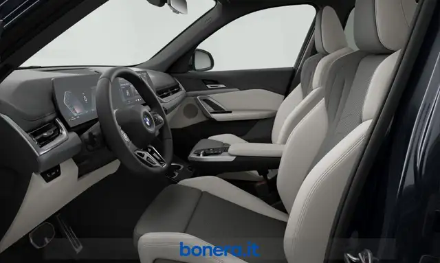 BMW X1 view 5