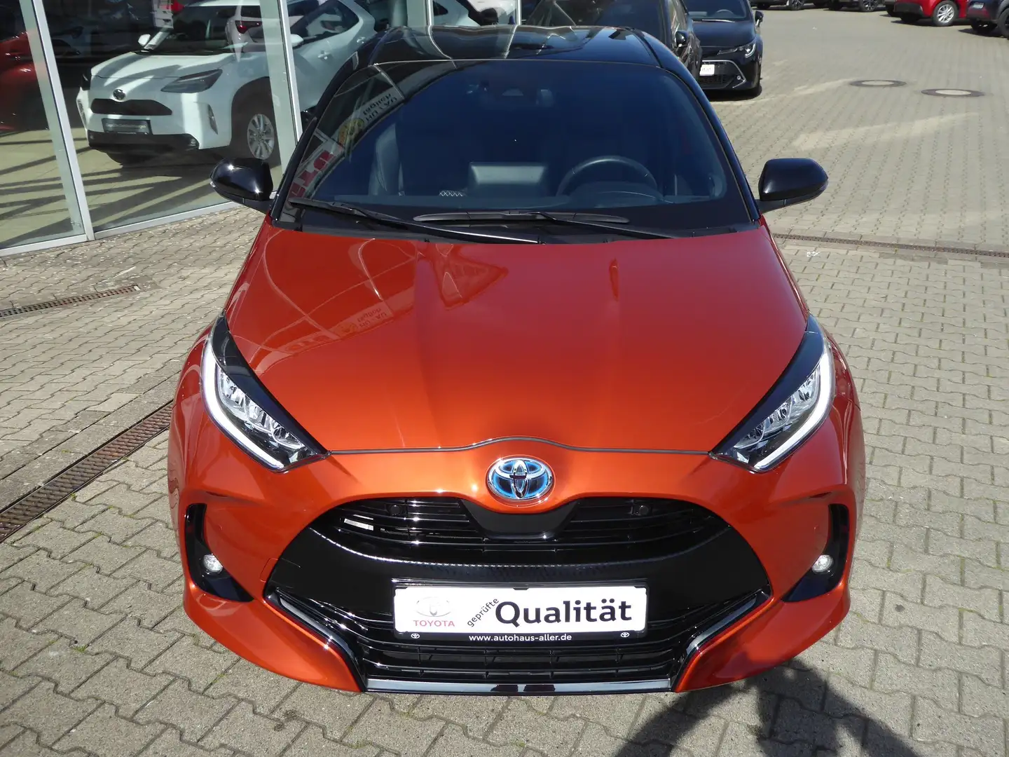 Toyota Yaris 5-tg. 1.5H Style "Orange Edition" + JBL + Navi Orange - 2