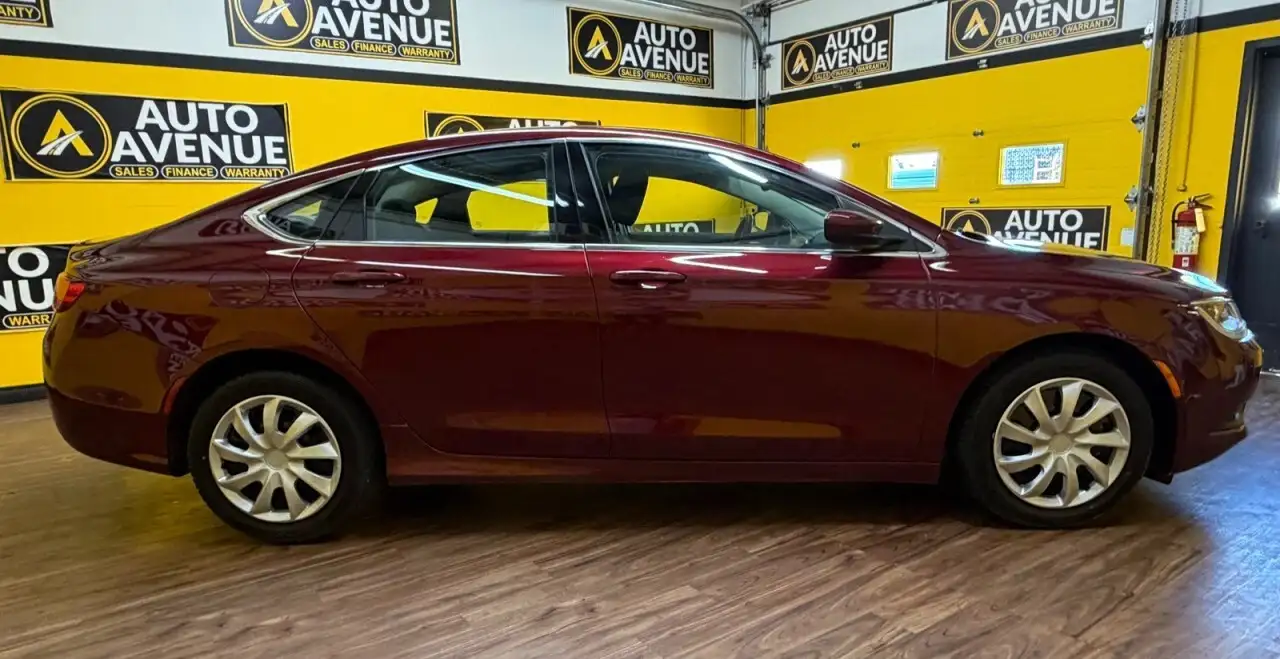 Chrysler 200 снимка Chrysler 200