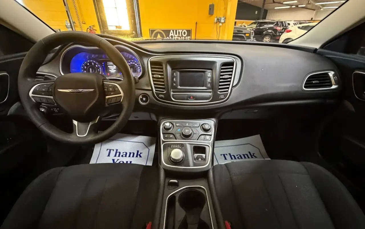 Chrysler 200 снимка Chrysler 200