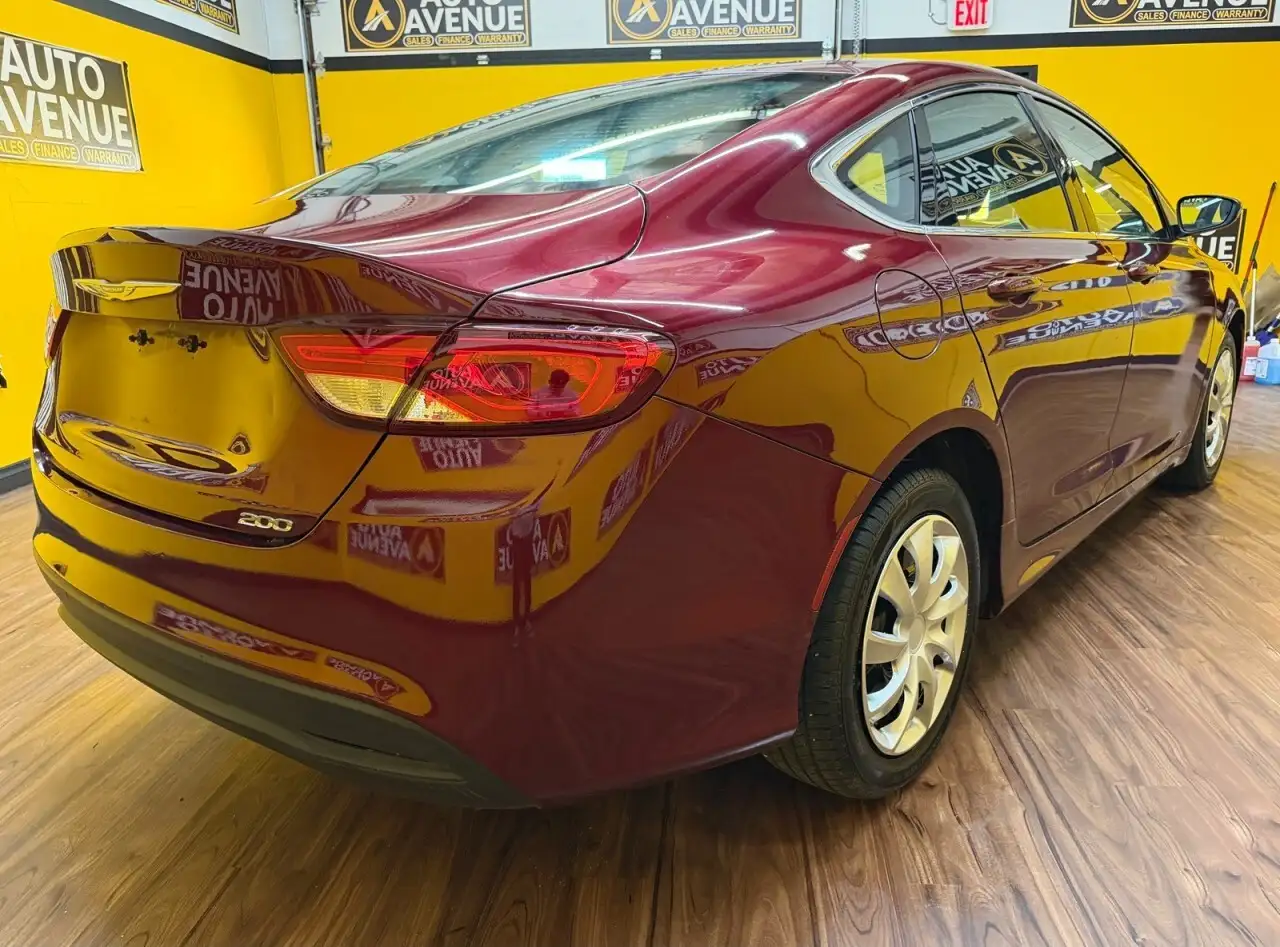 Chrysler 200 снимка Chrysler 200