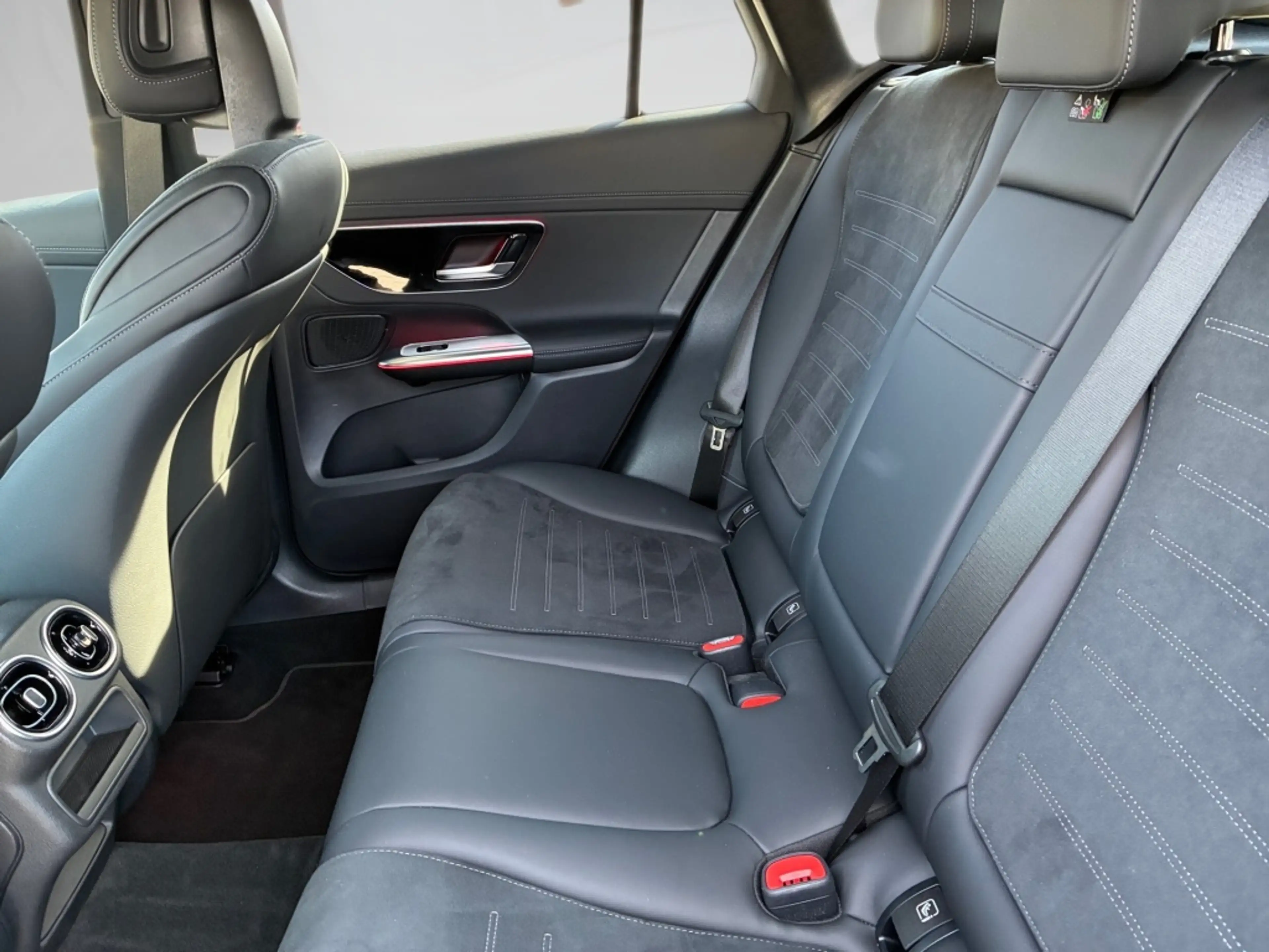 Mercedes-Benz GLC 300 d AMG 4M AHK ADV.+ LED MBUX — photo 10