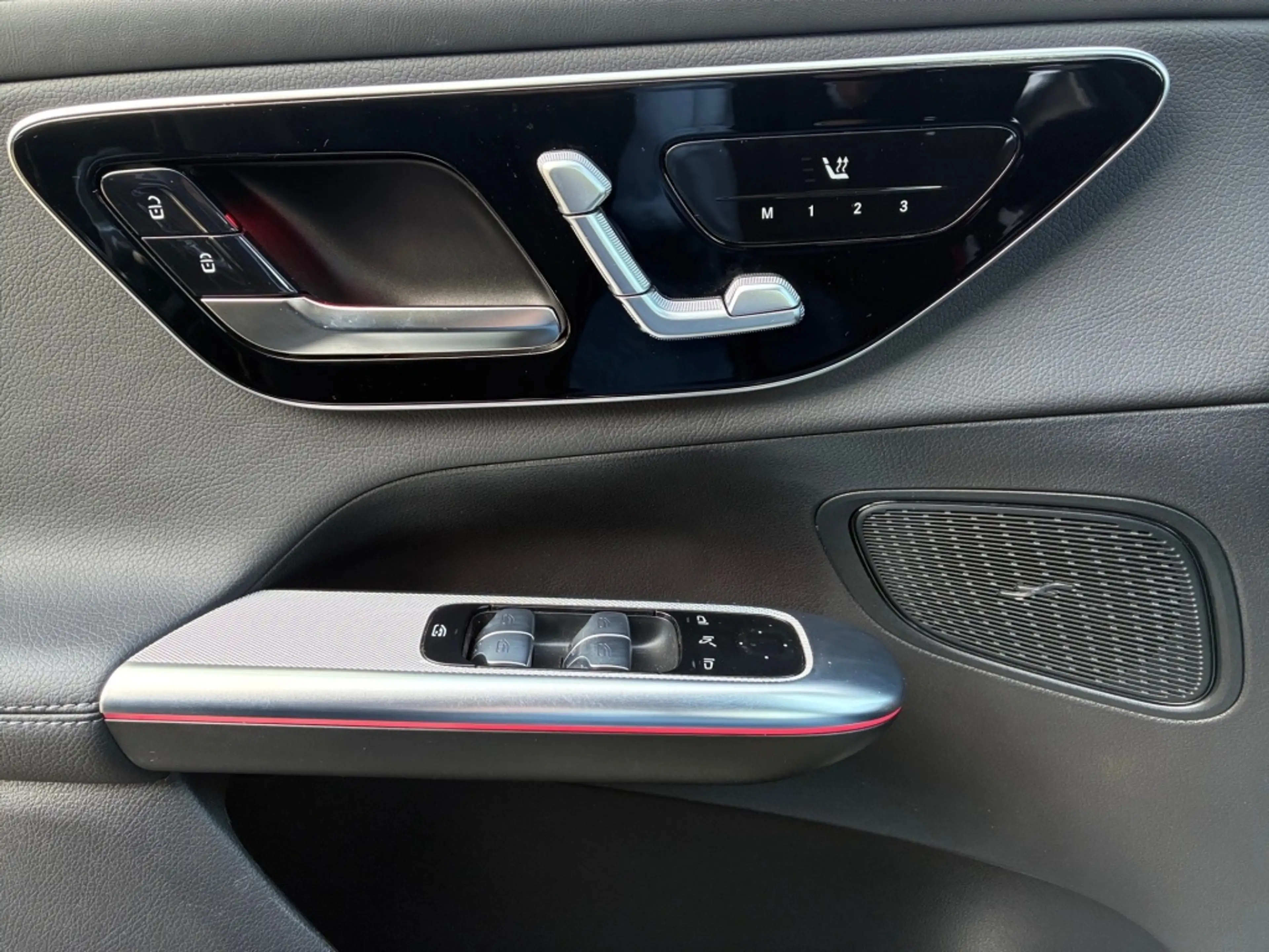 Mercedes-Benz GLC 300 d AMG 4M AHK ADV.+ LED MBUX — photo 9