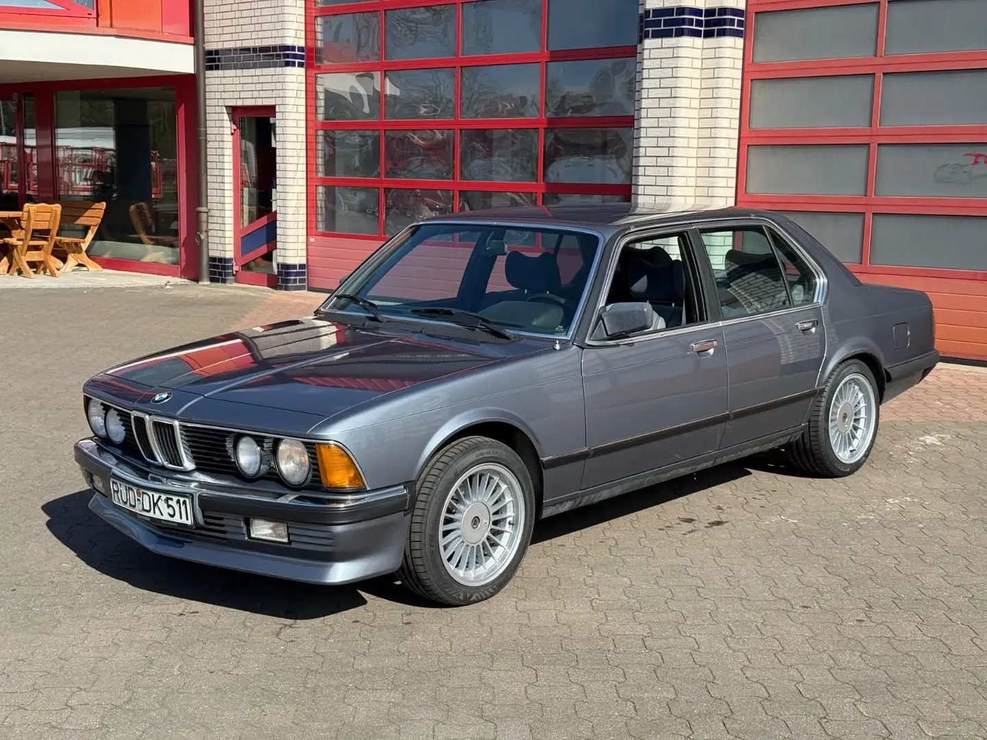 BMW 732 i DEUTSCHES FAHRZEUG AUS 1. HAND, HU 07/2027 Grau - 1