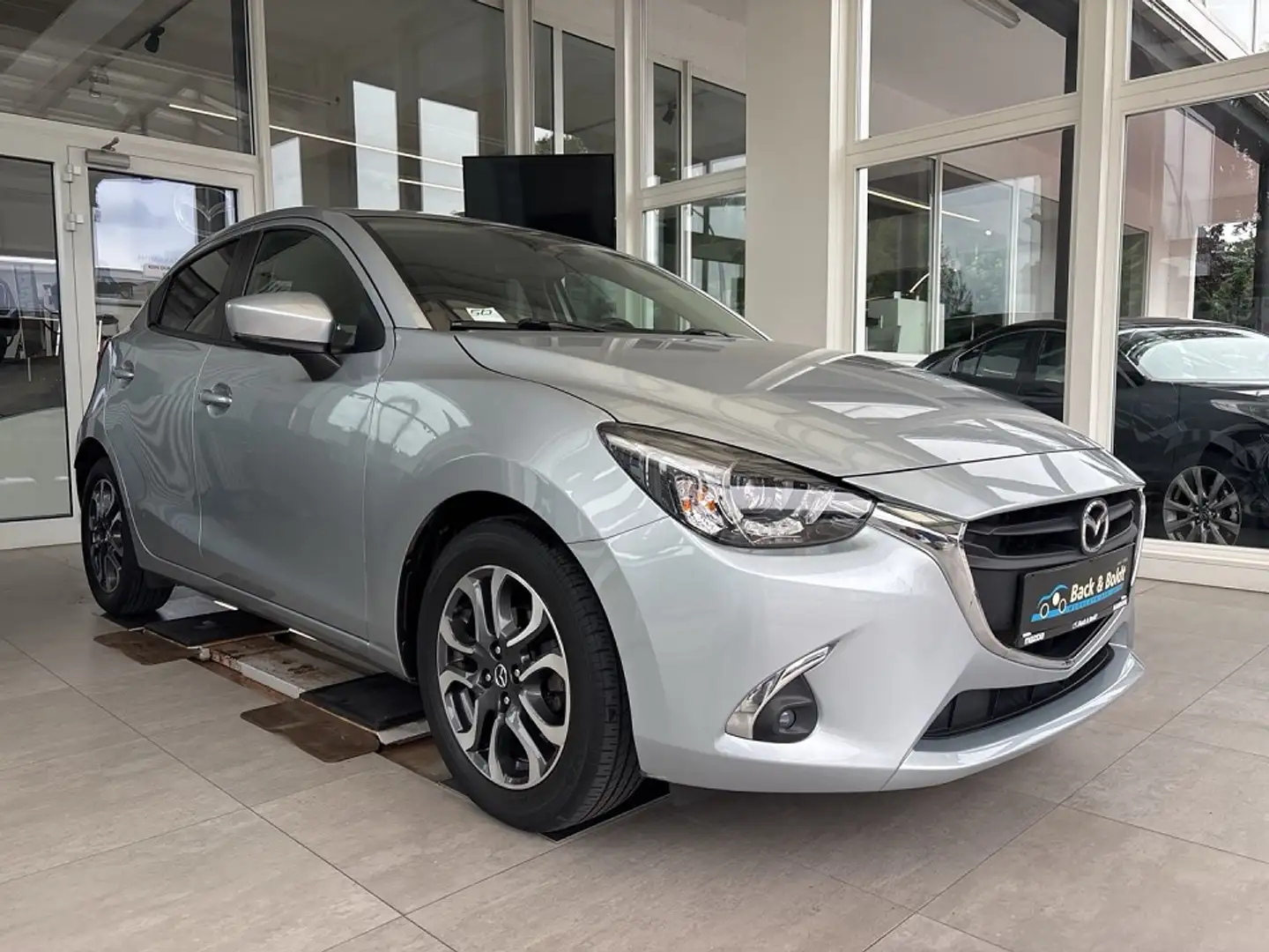 Mazda 2 Kizoku 1.5i EPH+KAMERA+VOLL LED+NAVI+KLIMAAT Argintiu - 1