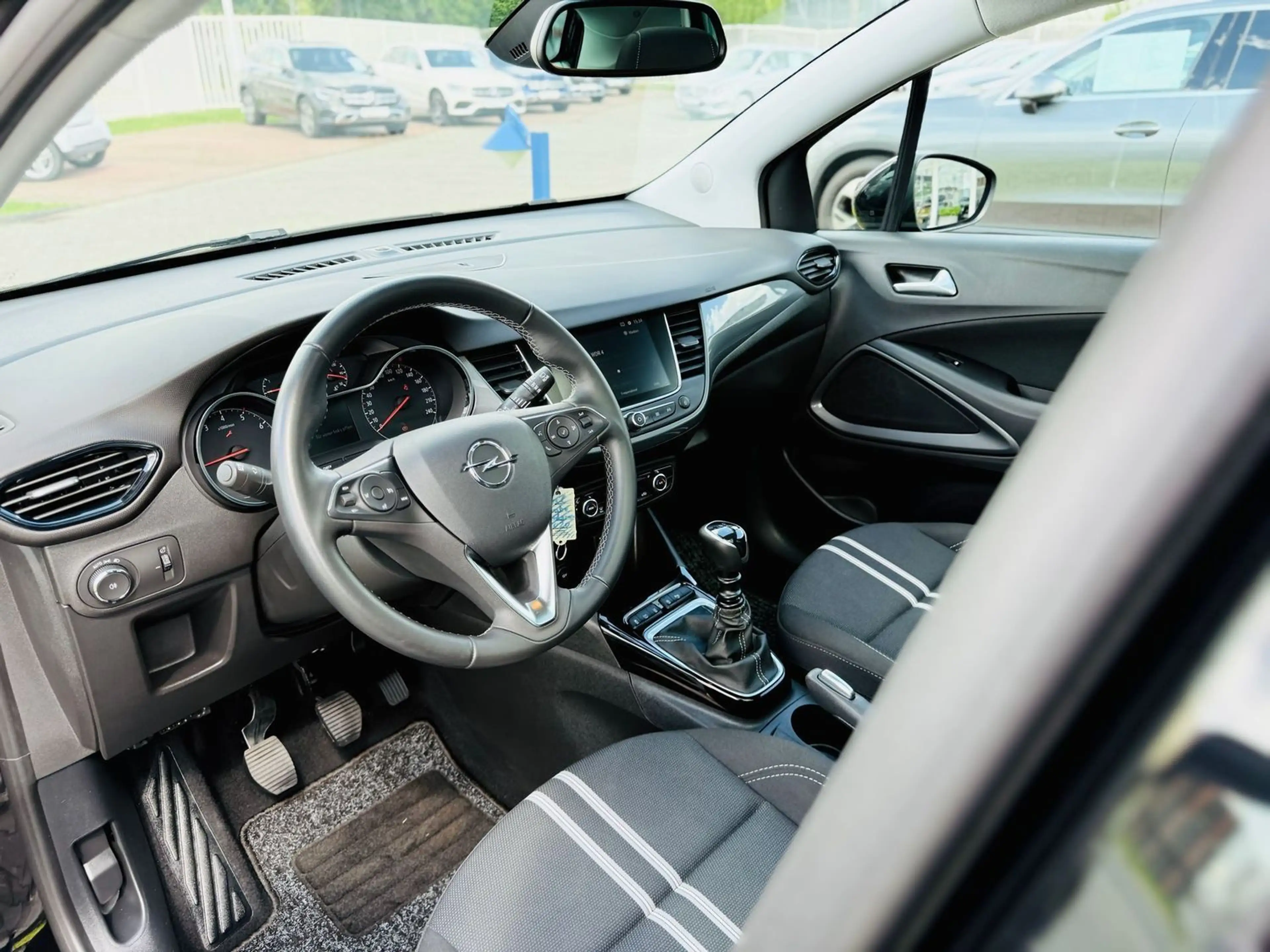 Opel Crossland X 1,2 T ELEG., Navi, Panod, LED, RFK, PTS, Tot, Spur — photo 8