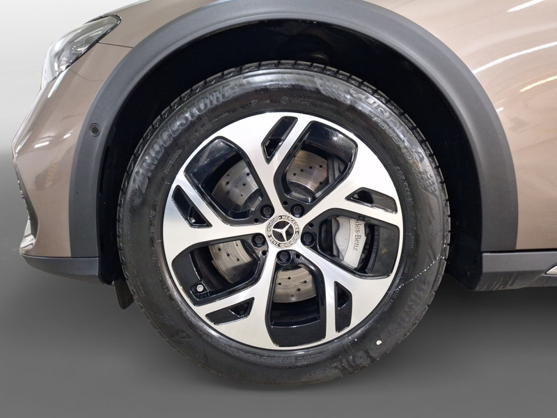Mercedes-Benz E 450 d 4MATIC T-Modell All-Terrain Pano, 360°, AHK, HUD — photo 9