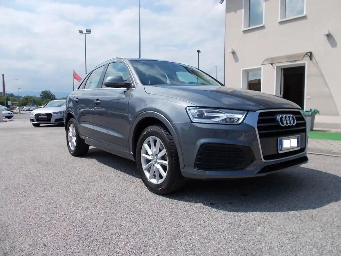 Audi Q3 2.0 TDI S tronic Business navi xeno Gris - 1