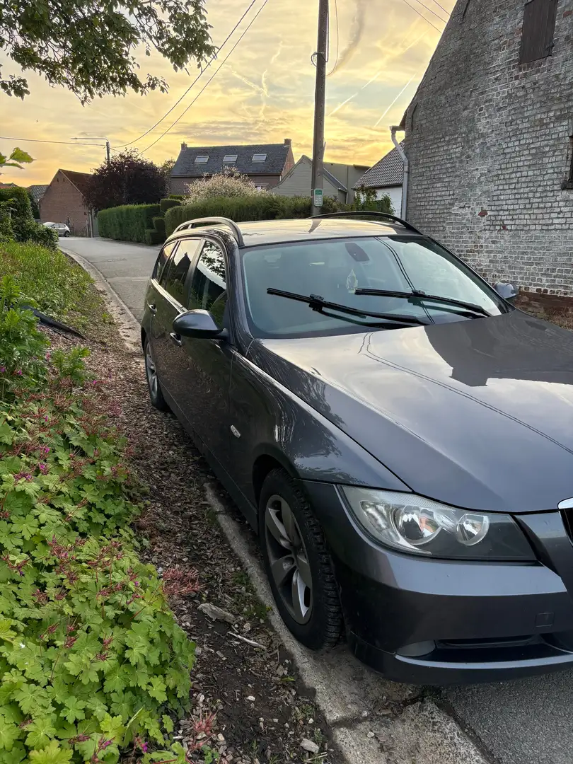 BMW 318 318i Touring Grijs - 2