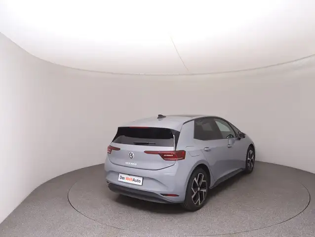 Volkswagen Id.3 view 4