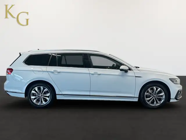 Volkswagen Passat view 9