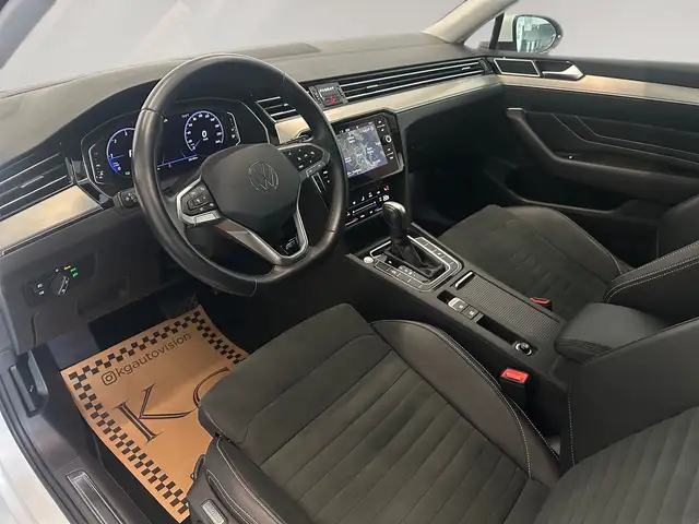 Volkswagen Passat view 15