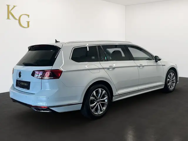 Volkswagen Passat view 7