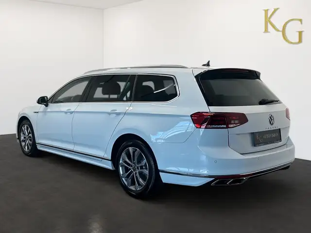 Volkswagen Passat view 5