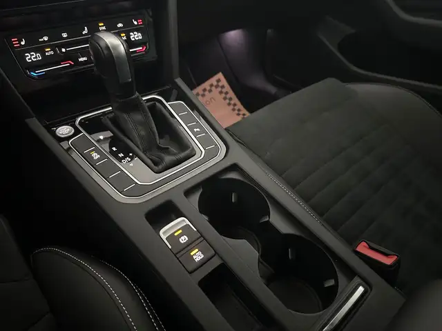 Volkswagen Passat view 25