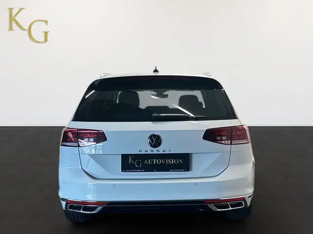 Volkswagen Passat view 6