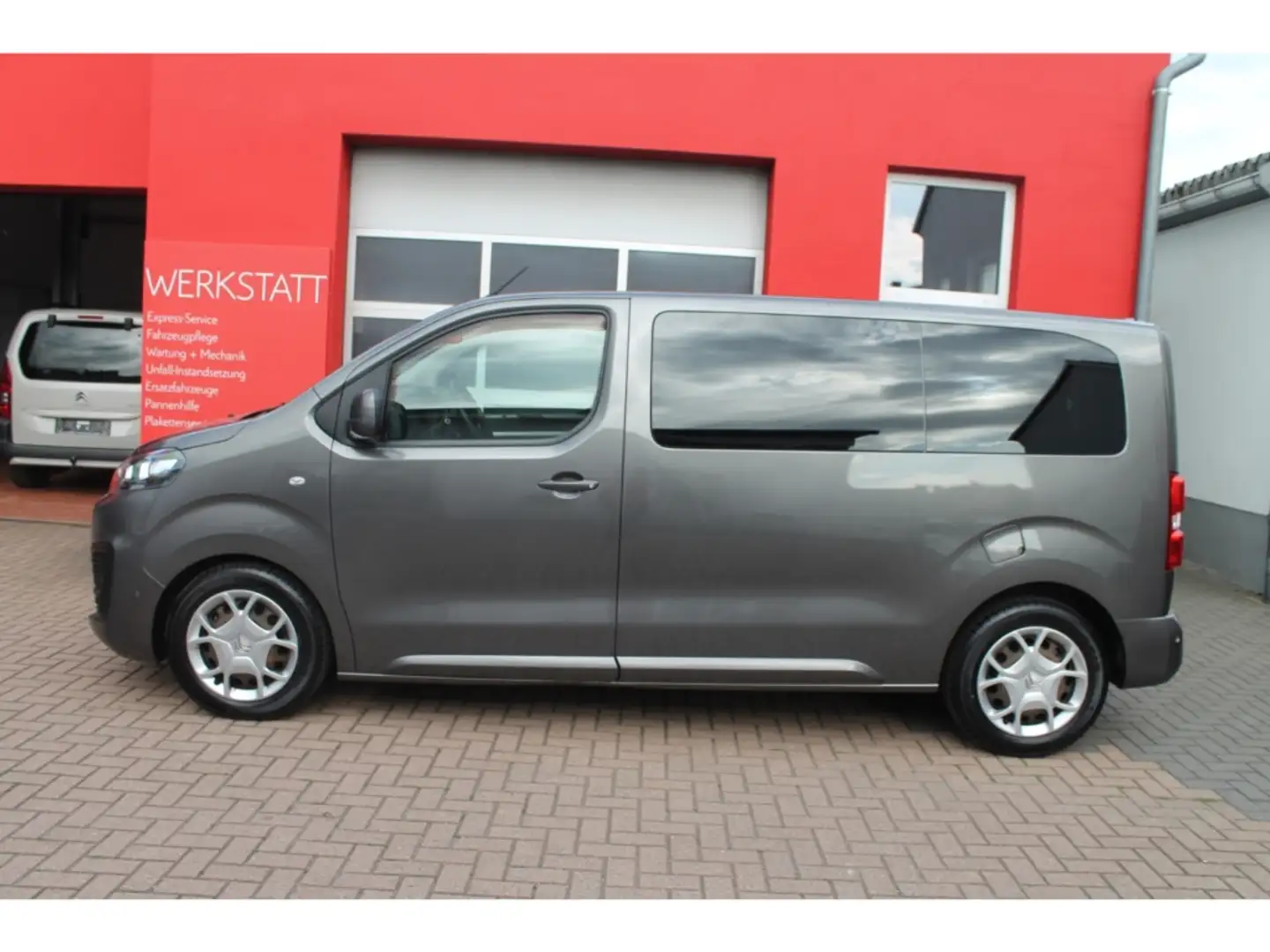 Citroen Spacetourer Business M BHDi150 AHK Kamera Shz Navi Šedá - 2
