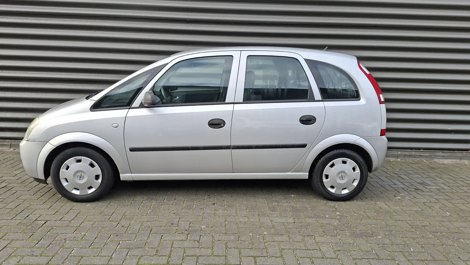 Opel Meriva 1.4-16V Essentia Grijs - 2