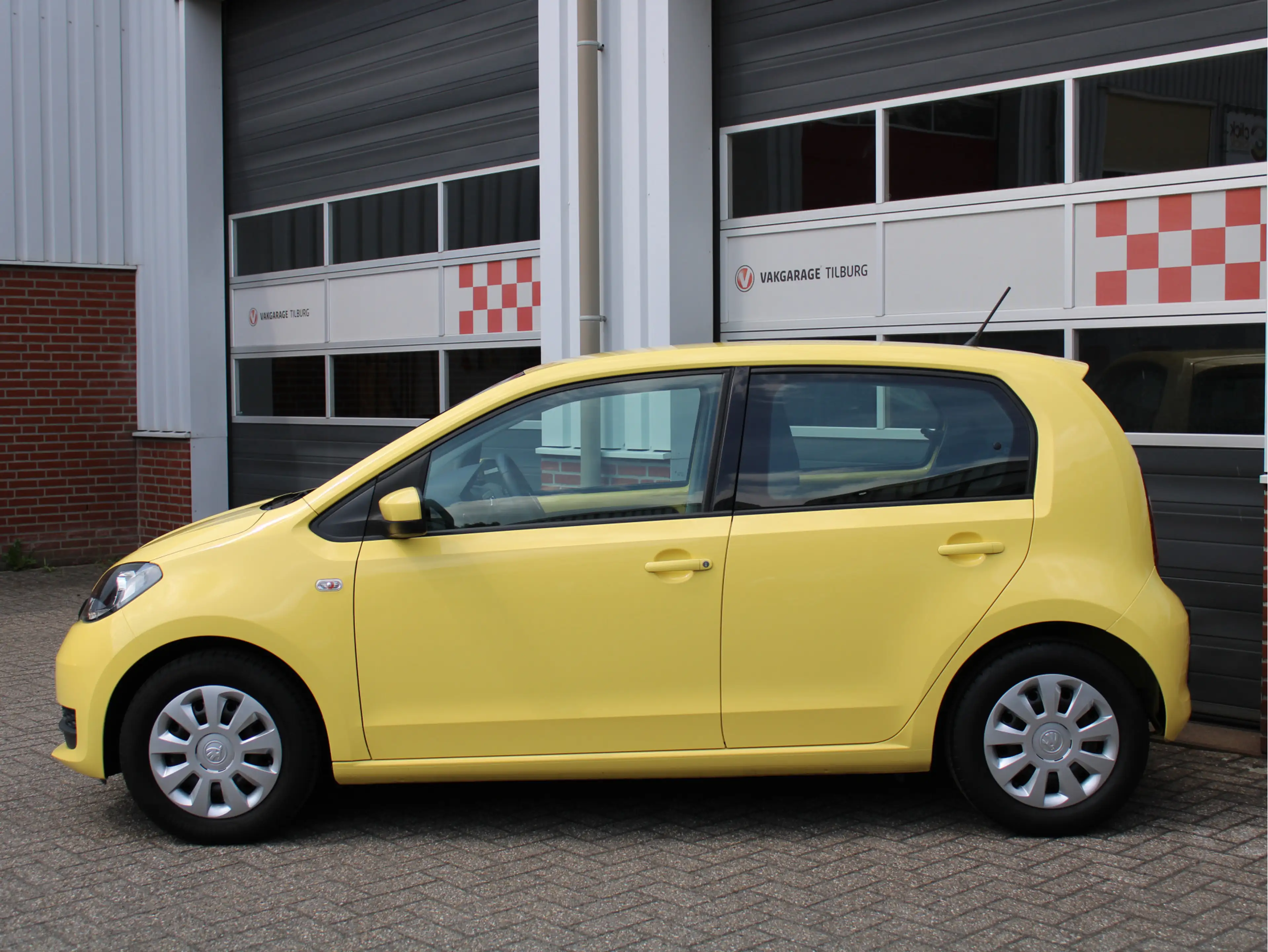 Skoda Citigo 1.0 Greentech Ambition CruiseControl/Bluetooth/Air — photo 41
