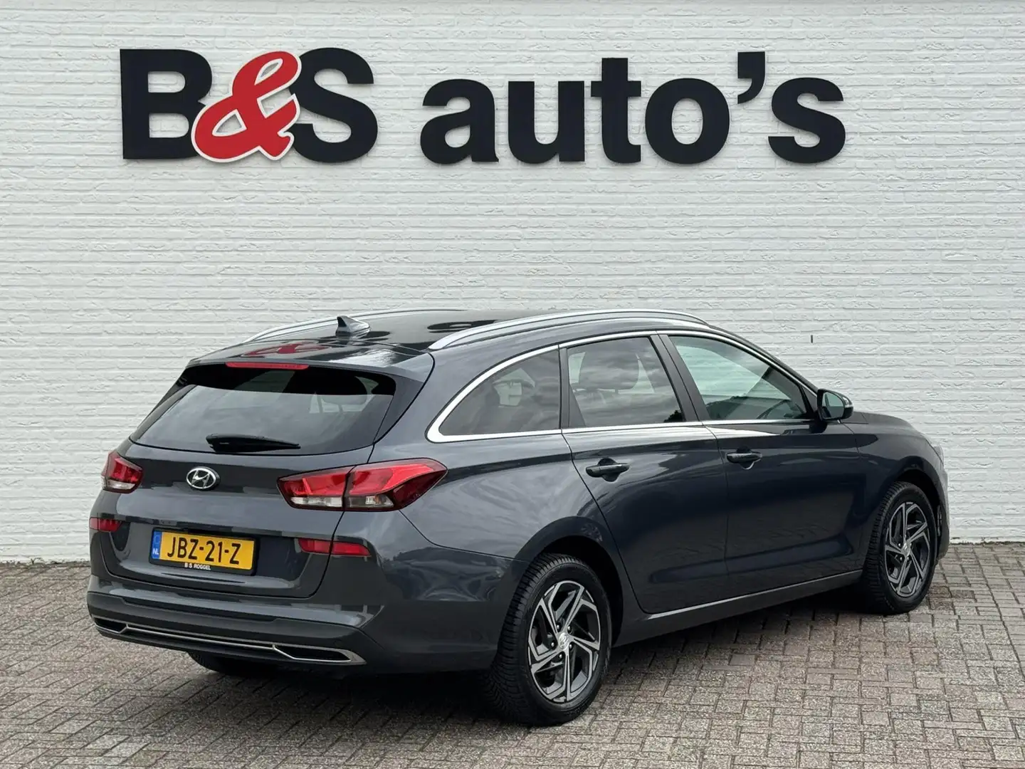 Hyundai i30 1.5 T-GDi MHEV Premium Sky Automaat Led Carplay Ca Grijs - 2